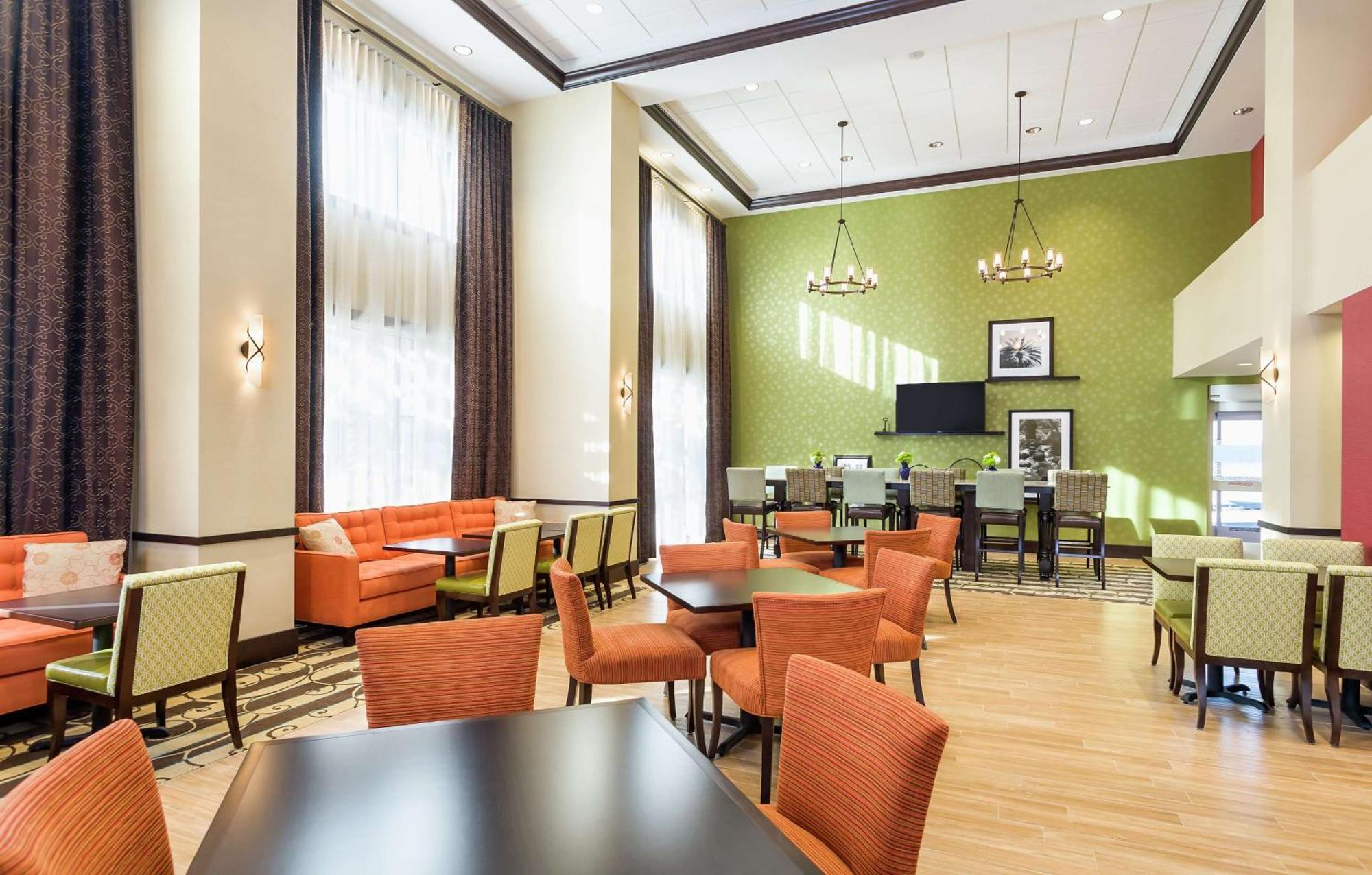 Hampton Inn & Suites San Bernardino Eksteriør billede
